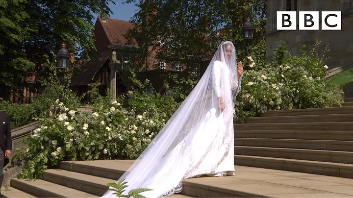 Beautiful Meghan Markle arrives in exquisite wedding dress - The Royal Wedding - BBC - DayDayNews