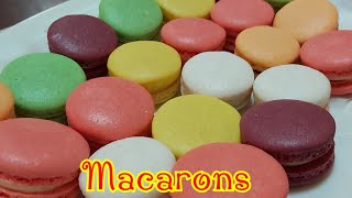 Macarons หลากหลายสีสวยงาม ในวันครบรอบแต่งงานจร้า