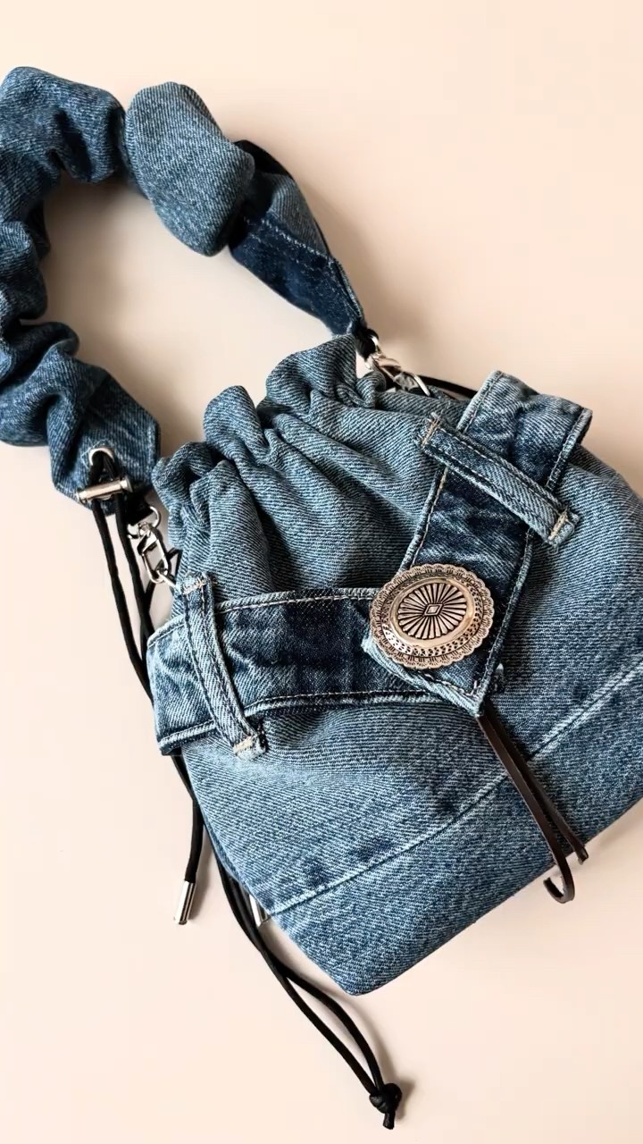 人類史上初のV字ギミックを備えたデニムリメイク巾着 #denimremake