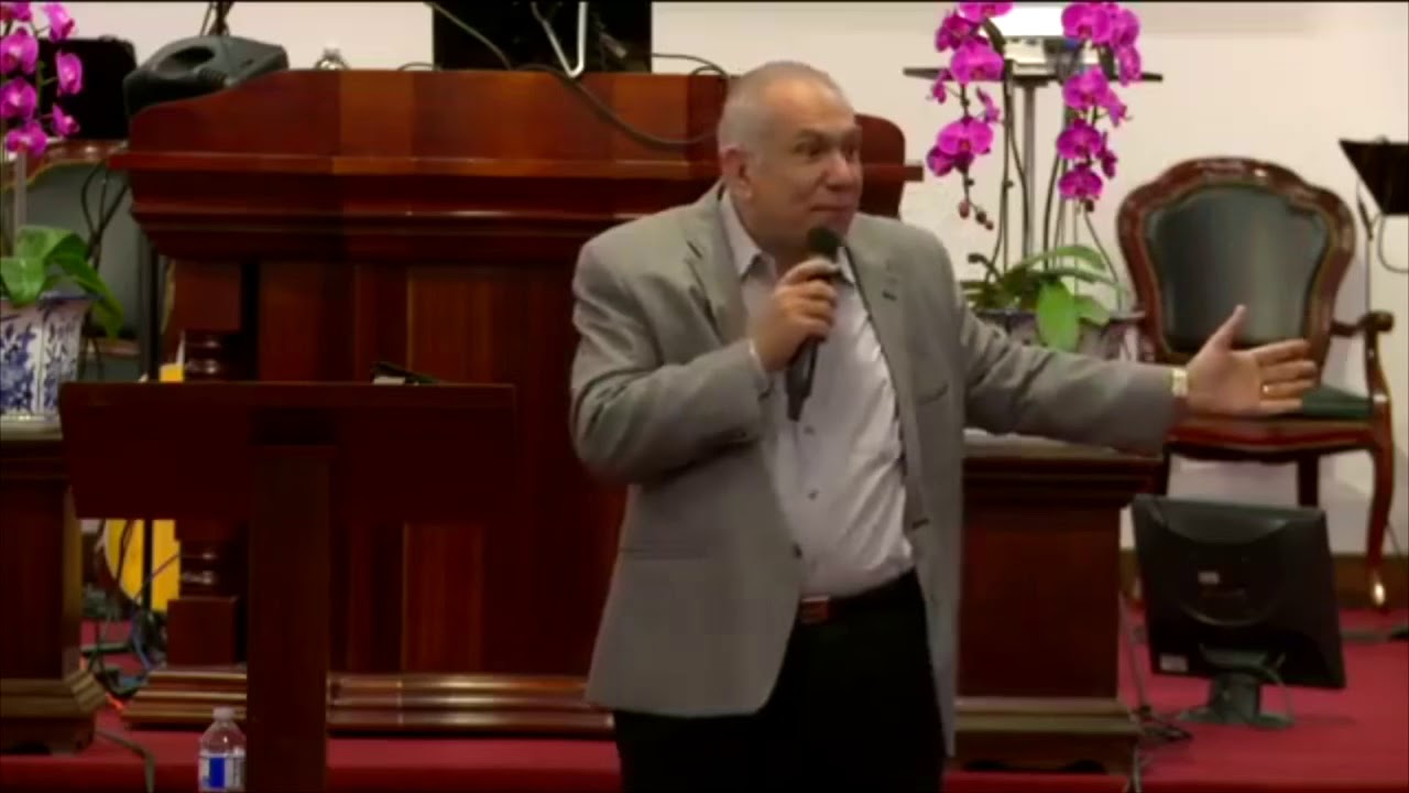 مع المسيح صلبت فاحيا لا انا بل المسيح يحيا في (غلاطية 2 : 20)  الدكتور زكريا استاورو