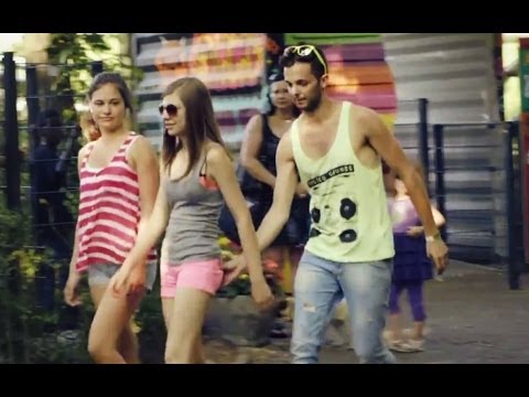 Insolite : Câlins et mains aux fesses à Bobbejaanland ...