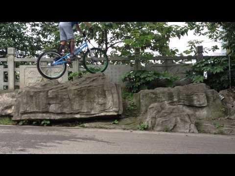 biketrial 阴天快乐