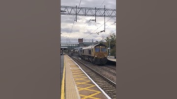Original GBRF liveried 66 701 spraying past Witham #class66 #gbrf #rhtt #trainspotting #train #vlog