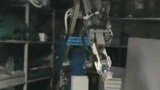 Information EMC2 ROBOT ANTROPOMORFO 6 ASSI------ News