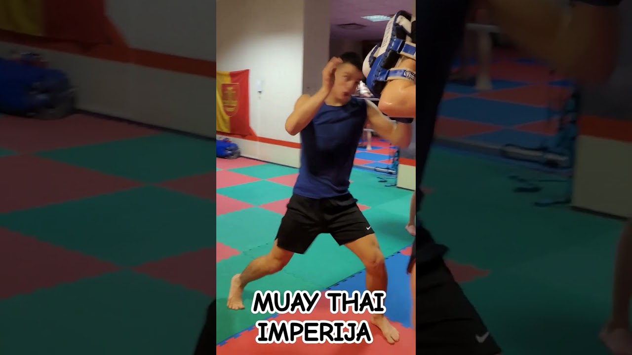 MUAY THAI IMPERIJA Champions are born here.Tomas Banskis Pasaulio ČEMPIONAS WWW.JUSUTRENERIS.LT