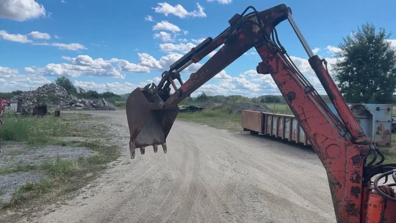 Kompaktlastare Thomas T-173 med många redskap