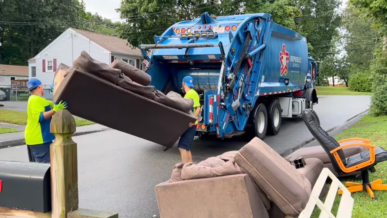 Republic Services Garbage Truck VS Spring Bulk Waste Collection