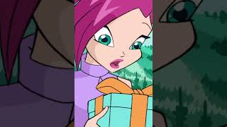 Quando apri il regalo perfetto 🎁 #shorts | Winx Club