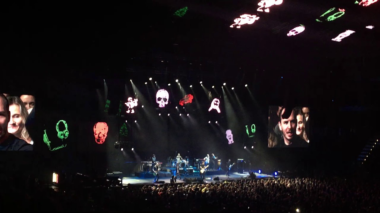 Chinaski - Punčocháče NENÍ NÁM DO PLÁČE TOUR 16. 11. 17 (live) PRAGUE