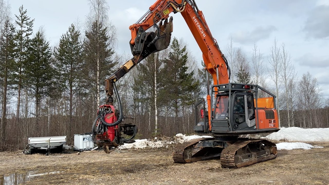 Köp Grävskördare Hitachi Zaxis 210LC med Komatsu 360.2 skördaraggregat på Klaravik
