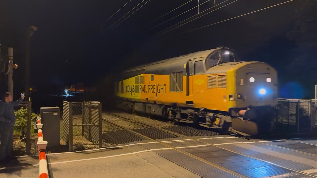 *Class 37 & Caledonian Sleeper* Carlton-On-Trent Level Crossing (Nottinghamshire) Monday 05.05.2025