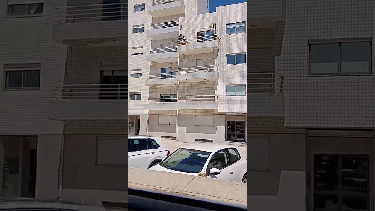 uma cidade beira mar em portugal