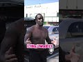 Capture de la vidéo Diddy Gets Upset When Paparazzi Jumps Out On Him With No Shirt On While Leaving Hot Pilates In Weho