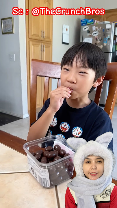 Adek makan coklatnya⁉️ TheCrunchBros