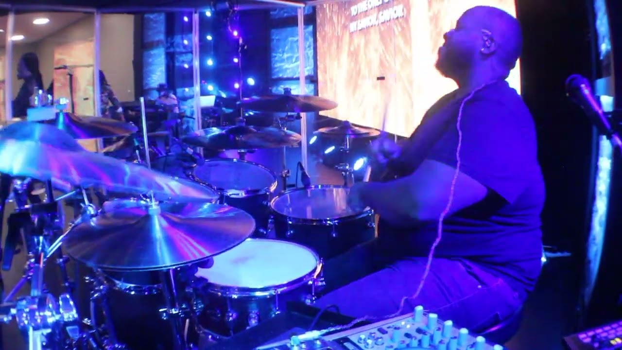 Glory to Glory by: Fred Hammond // Javon Dias (irig mix)