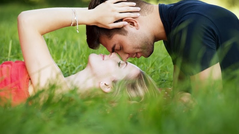 西班牙感人肺腑的不朽名曲《愛在阿蘭胡埃斯》(En Aranjuez Con Tu Amor) 安·波切利唱