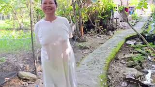 BEWARE, DON'T WATCH OR YOU'LL GET WET..!! THE ATMOSPHERE OF LIFE IN AN ANCIENT CLASSIC HOUSE IN A...
