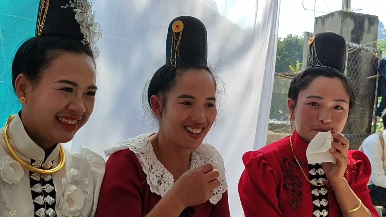 ĐỘI VĂN NGHỆ CẬU DŨNG TUƠI MÚA MỪNG HẠNH PHÚC 2 CHÁU CON QUÀNG NGOAN MỚI PI NỌNG TỎN ĐÉ ỦNG HỘ❤❤❤❤