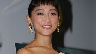 杏、大胆な純白ドレス姿披露　映画「エクソダス：神と王」公開記念ファッションショー１　#Anne