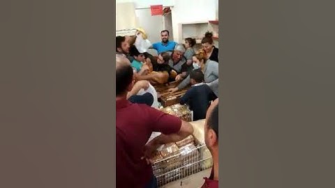 Bakıda mağazada çörək üstündə əlbəyəxa dava düşdü