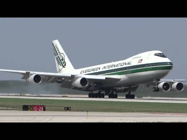 Evergreen International Airlines Boeing 747-212B(SF) Landing Runway 10 /  Chicago O'Hare 