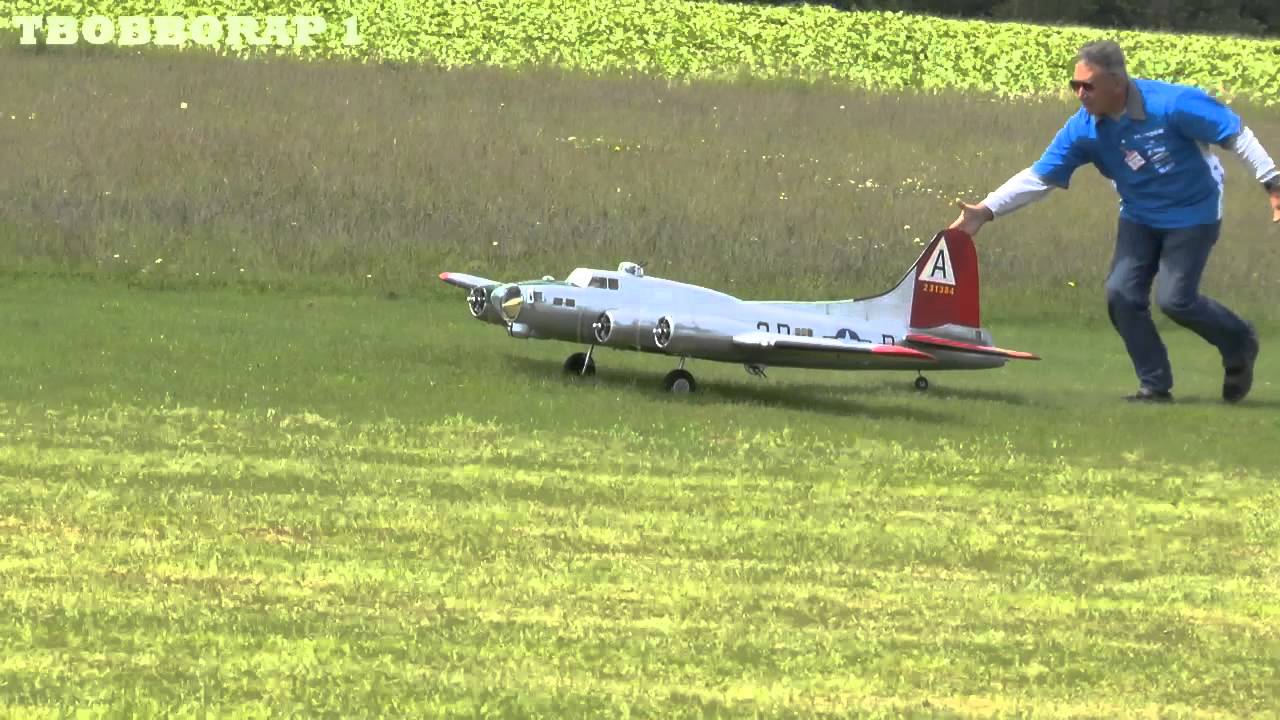 LARGE SCALE RC WW2 BOMBERS AT LMA ROUGHAM MODEL AIRCRAFT SHOW 2014