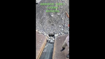 The first board of ship unloading came# crew