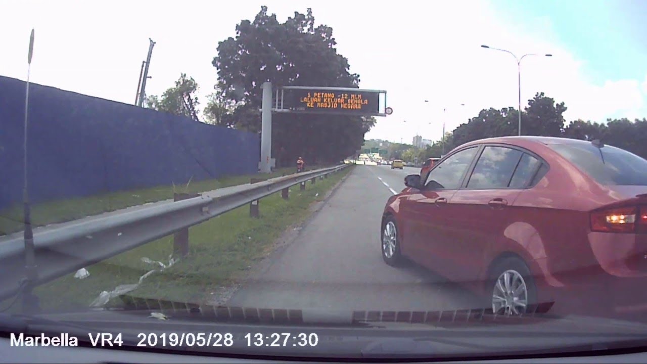 Motorcycle Carelessly Weaving Through Traffic Pays the Price