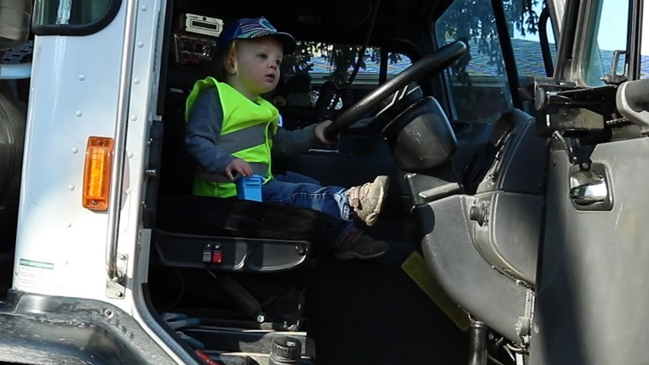 Lucas meets the Trash Truck Driver! - YouTube