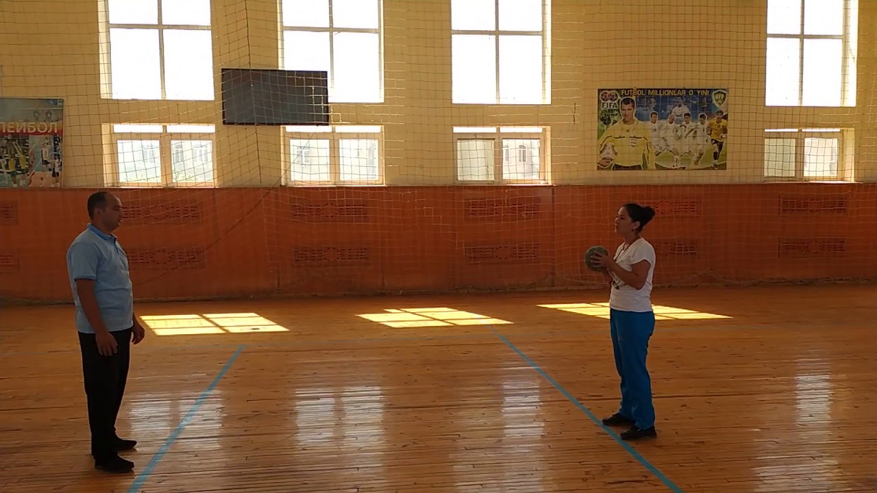 Abduyeva Sitorabonu Qo`l to`pi o`yinida to`pni qabul qilish va uzatish texnikasini o`rgatish