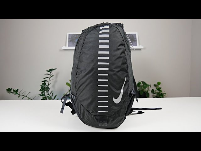 Unboxing/Reviewing The Nike Run Commuter Backpack (On Body) 4K 