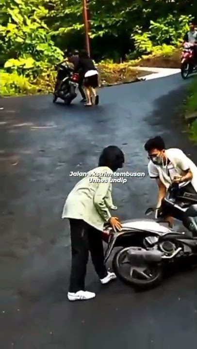 hiduplah engkau denganku hihihi,,,, door 😂😂😂