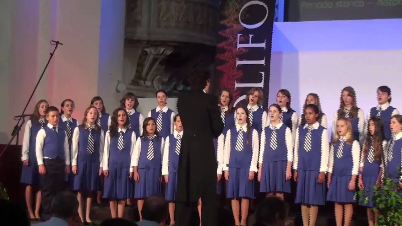 Ver Antonin Dvorak: Cityri dueta 2 & 3  -    Prague Philharmonic Children's Choir en YouTube