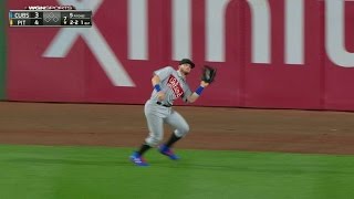 CHC@PIT: Happ hauls in fly ball from Diaz