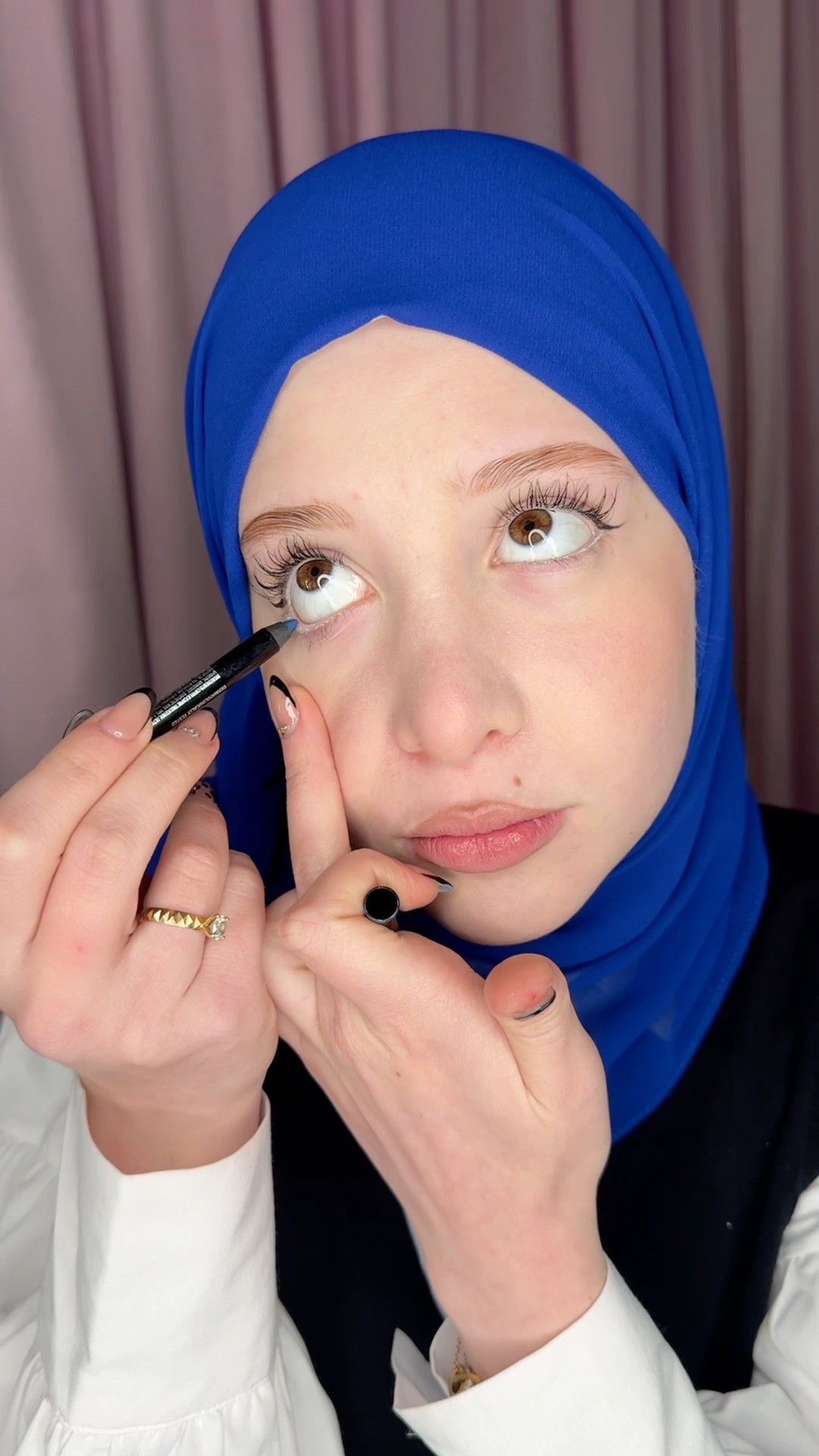 جوزي بدو ياني حطو بعيوني لاني بحبو:?