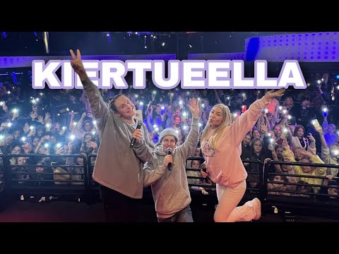 kiertueella & tein merchiä