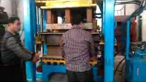 QT5-15 block making machine working video mp4