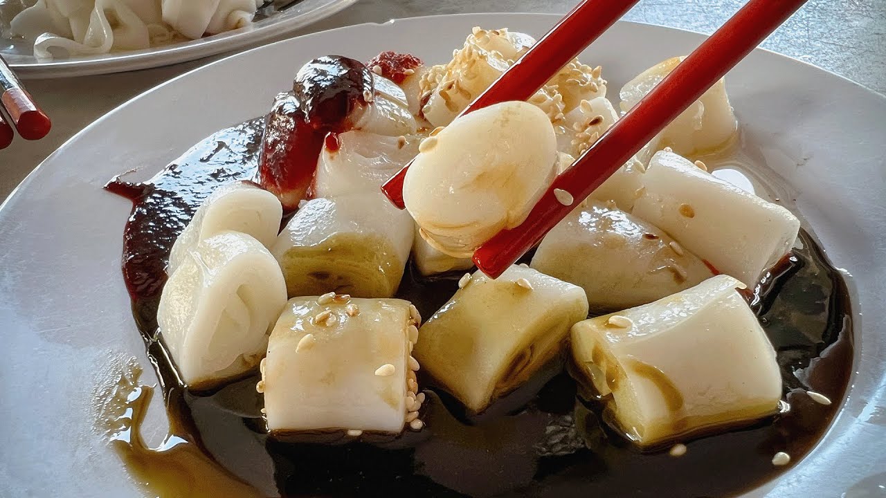 Chee Cheong Fun: Famous Malaysian Cuisine - YouTube