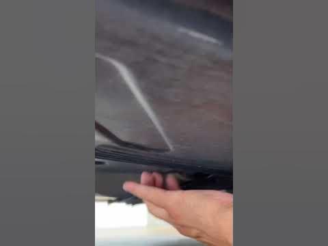 Customer hears flapping sound #mercedes - YouTube
