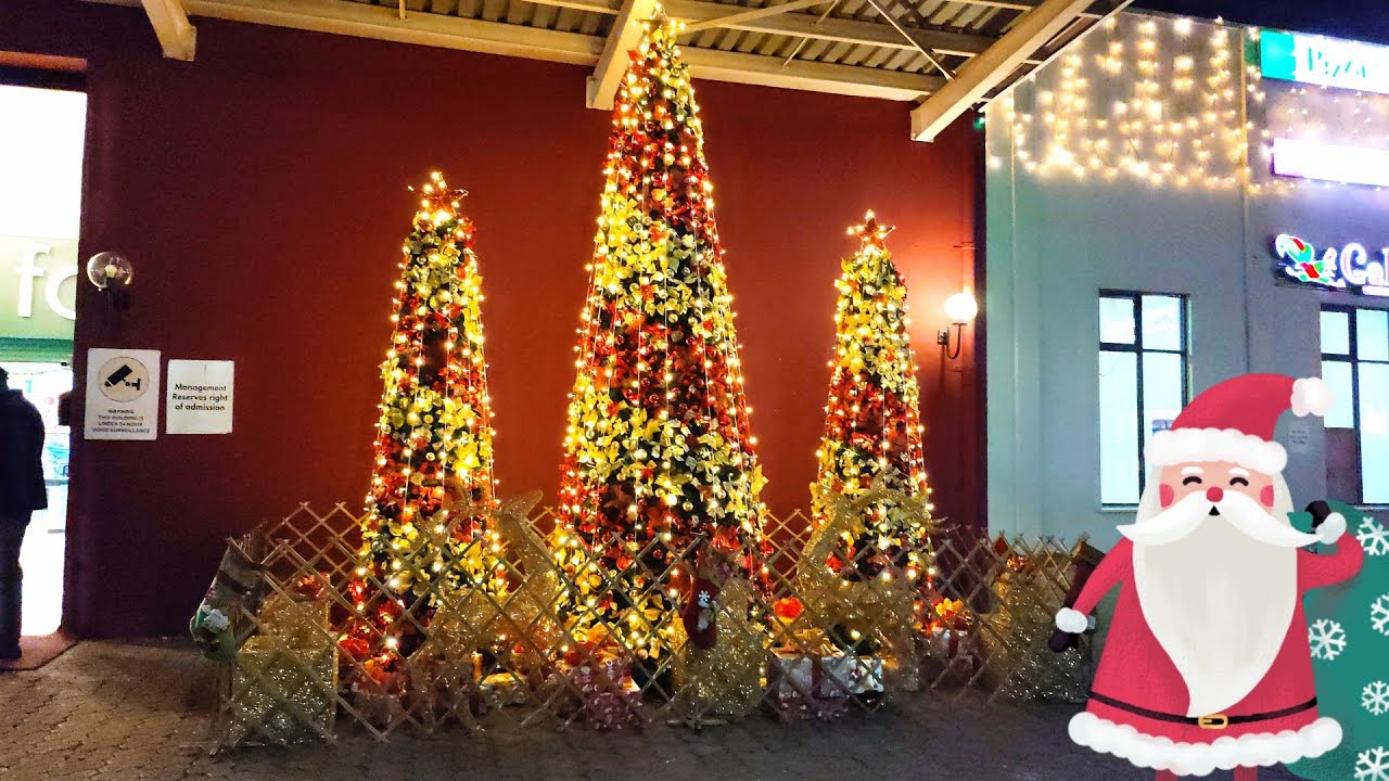 CHRISTMAS IN KENYA-CHRISTMAS TREE NEW YEAR DECORATIONS RIDGEWAYS MALL ...