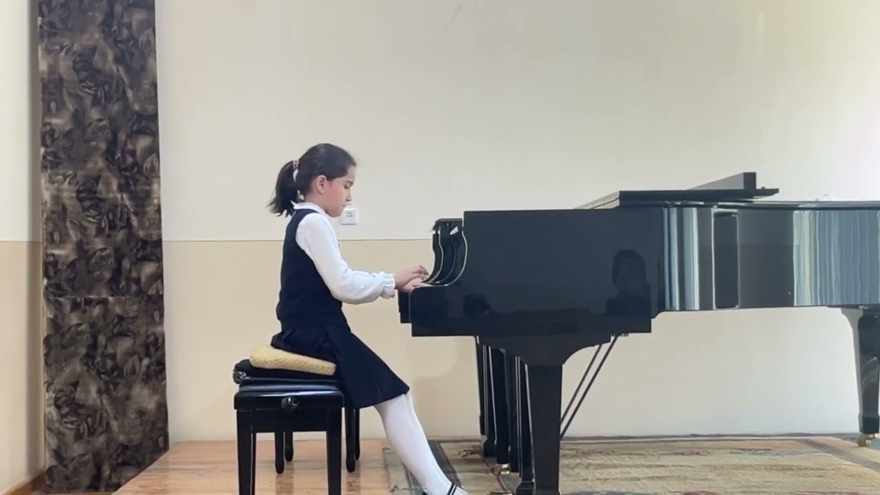 Хосият Назарова