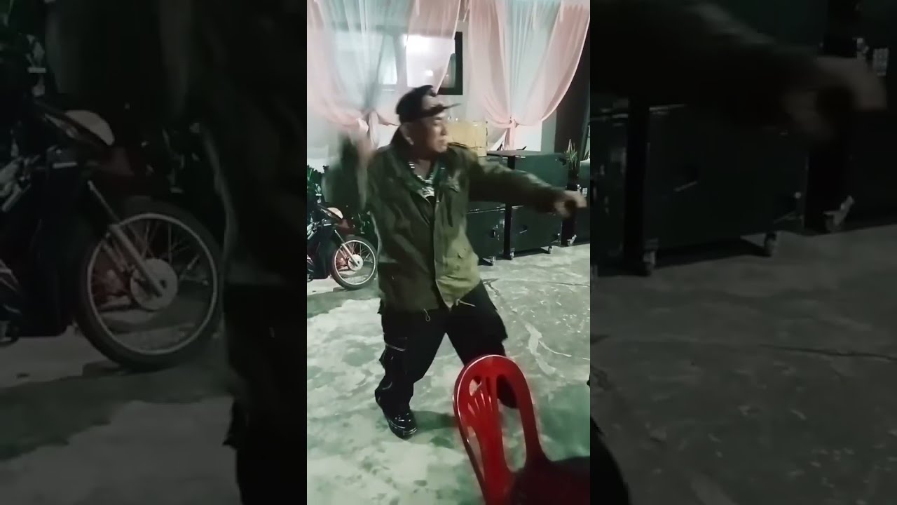 Đka Hiệp Đen Vụt Đàn Em Chỉ Vì Lệch Chuyện Thảo Rặn Ri