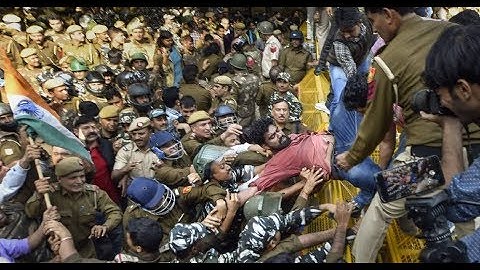 JNU Students Demand Complete Roll Back Of Fee Hike