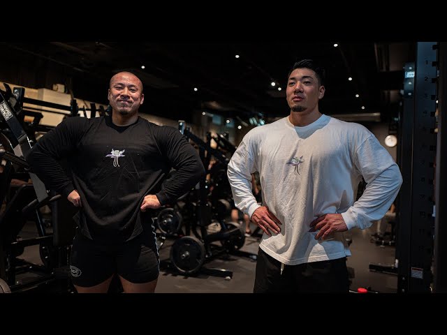 【超絶技巧】骨格や筋肉までも見事に再現『竹根に佇む竹製のオジロワシ』高さ50cm 8月18日は、現代の超絶技巧・大竹亮峯作『鹿子海老』。担当