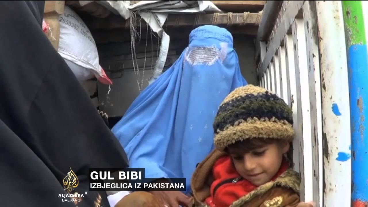 ترحيل آلاف الأفغان من باكستان