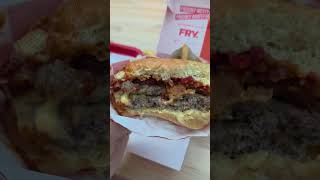 am încercat noul Hamburger de la Fryday