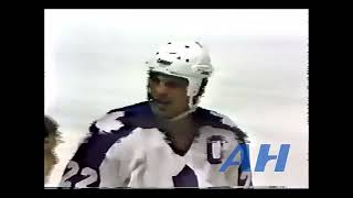 NHL Oct. 9, 1982 Rick Vaive,TOR v Yvon Vautour,NJ (R) Toronto Maple Leafs New Jersey Devils