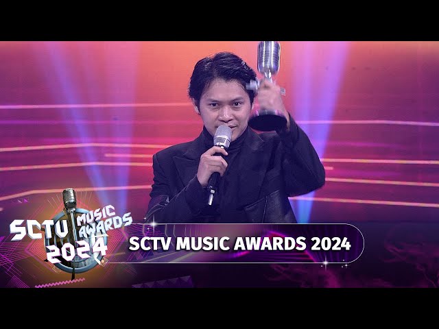 Selamat!! Rony Parulian Sebagai Penyanyi Solo Pria Paling Ngetop | SCTV Music Awards 2024 class=