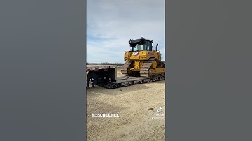 2021 CAT D6 Dozer loading for transport. #heavyequipment #dozer #heavyhaul #trucking