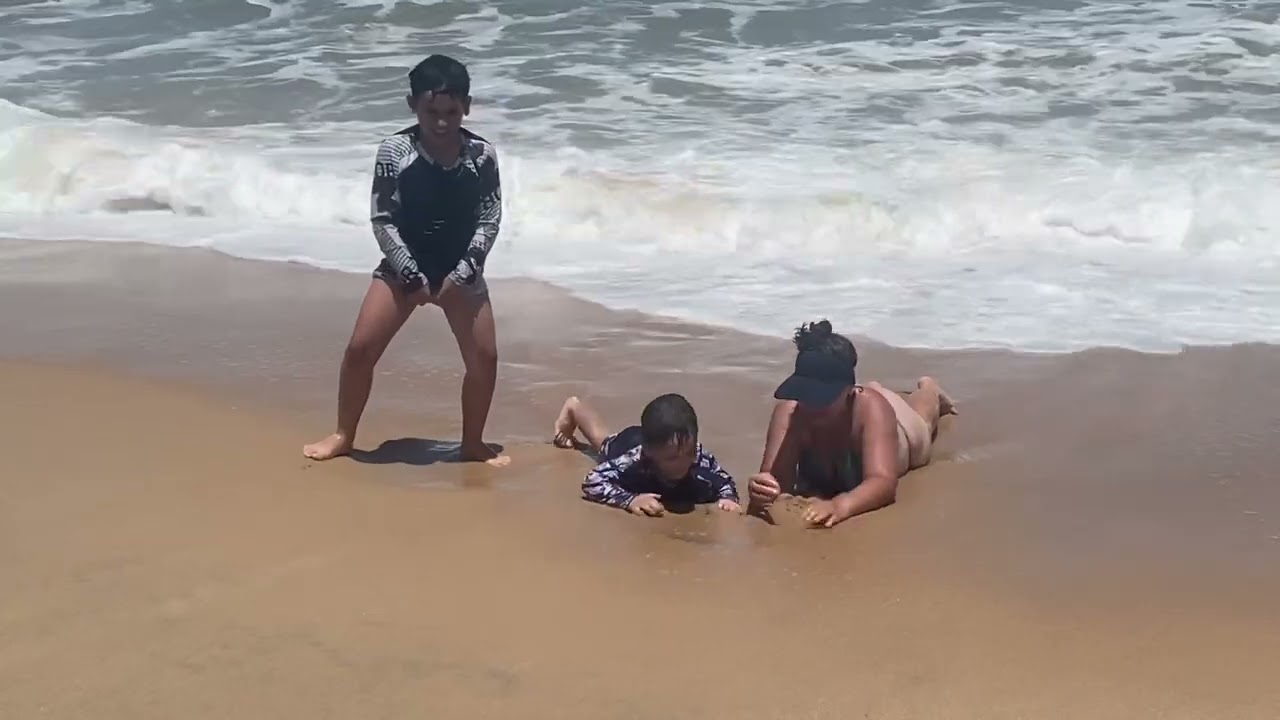Jaciara com jimmy filho e Ravi Cartes e pingo na praia do sol kkkk